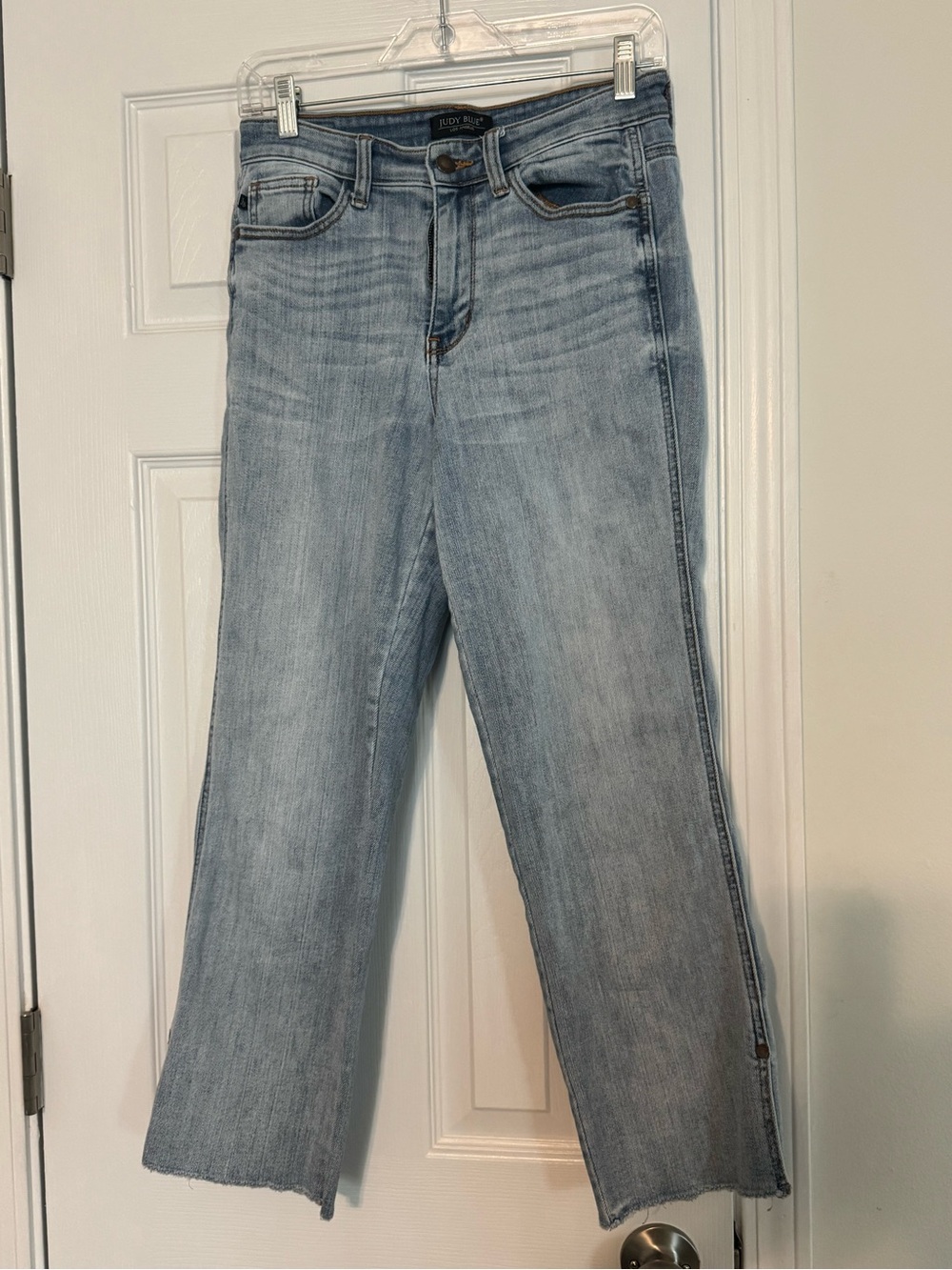 Judy Blue Light Wash Ankle Crop Straight Jeans